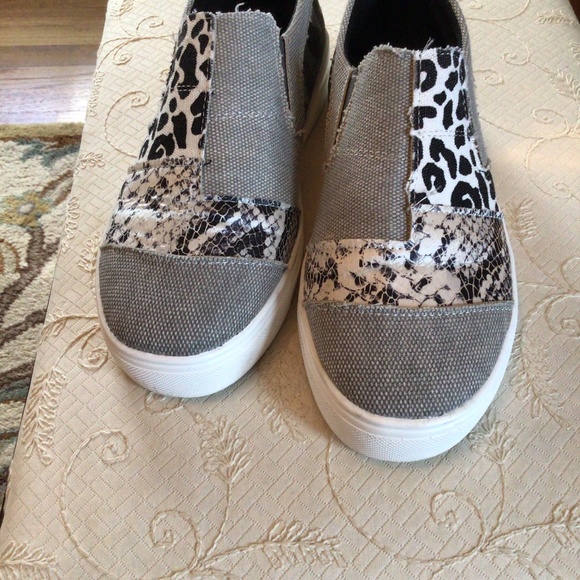 LAST ONE 🥳4xHP💝Fun patchwork camp leopard sneakers - Picture 3 of 6